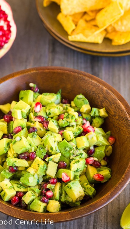 Avocado-and-Pomegranate-Guacamole-1413-427x750